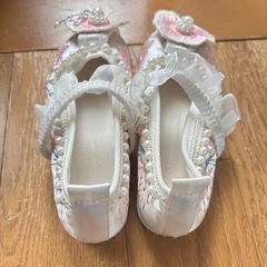 キャサリンコテージ 刺繍シューズ ホワイト 17センチの画像