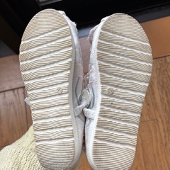 キャサリンコテージ 刺繍シューズ ホワイト 17センチの画像