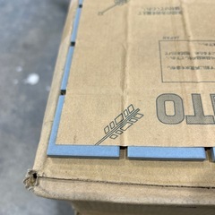 18.  タイル　1箱　パステロ青の画像