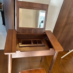 化粧台　椅子付きの画像