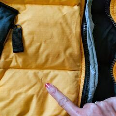 トミーフィルガー・ダウンベストMen's　暖かいです😊差し色でオサレ👍の画像