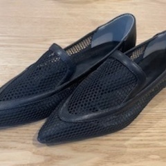 フラットシューズ 黒の画像