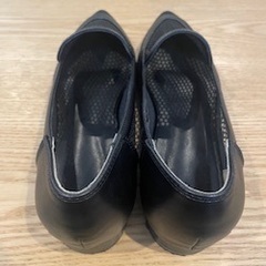 フラットシューズ 黒の画像