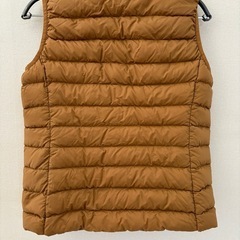 無印良品　ノーカラーベストの画像