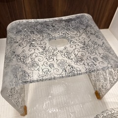 洗面器&椅子の画像