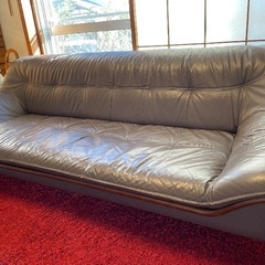 革張り、カラー　グレーの画像