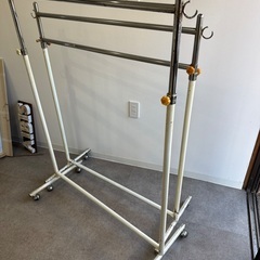 無料　アパレル ラック 高さ調節可能の画像