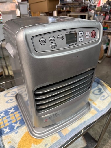 ダイニチ (Dainichi) 石油ファンヒーター (木造7畳まで/コンクリート9畳まで) Sタイプ ライトシルバー FW-25S3-S