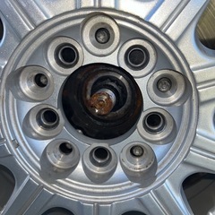 スタットレスタイヤとホイールセットの画像