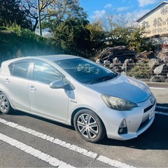 🟢年末特別提供ハイブリッド2車。AQUAとプリウスいかがでしょうか❗️早い者勝ちです！アクアハイブリッドバッテリー交換済み❗️を格安での画像