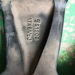 【最終値下げ】ハイエース　タイヤとホイールのセットの画像