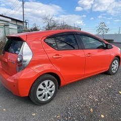 平成25年　トヨタアクア　Sグレード　9,936kmの画像