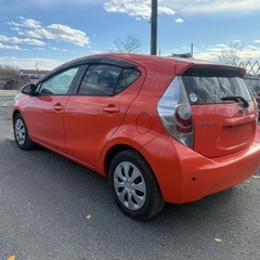 平成25年　トヨタアクア　Sグレード　9,936kmの画像