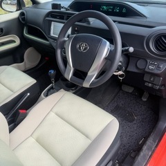 平成25年　トヨタアクア　Sグレード　9,936kmの画像