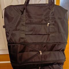 未作用に近い折りたたみキャリーバック＆スーツケースの画像