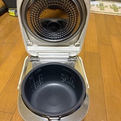 炊飯器の画像