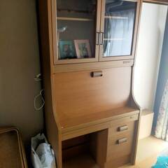 （無料）収納付き学習机の画像