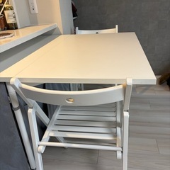 天板折りたたみ可テーブルの画像