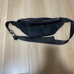 ZARAボディバッグ の画像