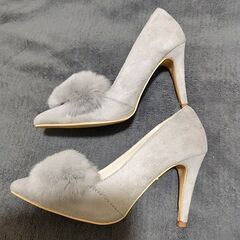 ファーパンプスの画像