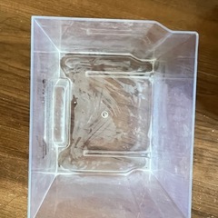 除湿機 内部のタンクに少しカビがありますが、通常通り使用できますの画像