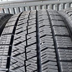 極上タイヤ　BRIDGESTONE ブリヂストン　ブリジストン　VRX2 205/50R17 スタッドレス　タイヤ　2020年製　17インチの画像
