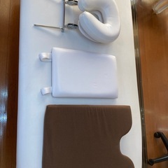 枕付手動昇降マッサージ用ベットの画像