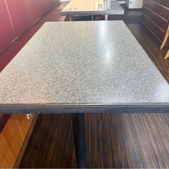 【無料】レストラン使用した中古テーブル6台の画像