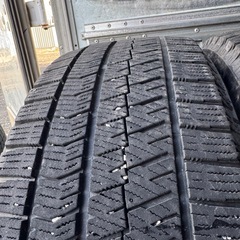バリ山　 BRIDGESTONE ブリヂストン　ブリジストン　VRX2 215/50R18 スタッドレス　タイヤ　2020年製　18インチの画像