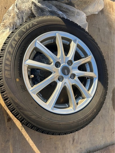 ブリザック　スタッドレスタイヤ　4本セット