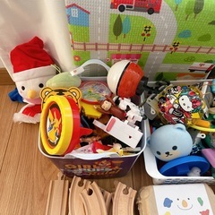 おもちゃ 大量 絵本 細かい おもちゃの画像