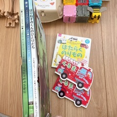 おもちゃ 大量 絵本 細かい おもちゃの画像