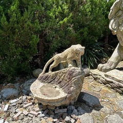 石の置き物の画像