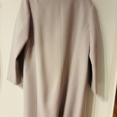 ラベンダー ロングコートの画像