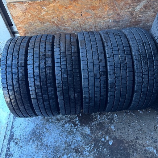 極上タイヤ　DUNLOP ダンロップ　LV01 for LT 205/85R16 117/115N LT スタッドレス　タイヤ　2024年製　16インチ　6本