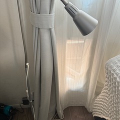 IKEA KVART フロア/読書ランプ ワークランプ シルバー 50120712 スタンド照明　の画像