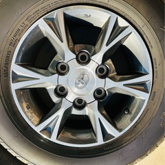 ハイエース　オプションホイールタイヤの画像