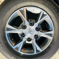 ハイエース　オプションホイールタイヤの画像