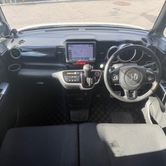 乗って帰れます。　クレカ　電子マネー◯ 車検満タン9年12月　リアモニター N-BOX カスタム　ターボSSパケ 　両Pスラ　修復無　車高調の画像