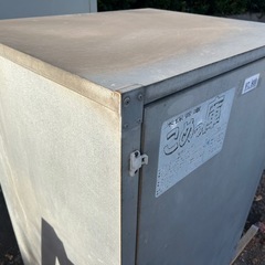 【お取り置き中】家庭用お米保管庫/物置の画像