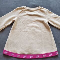 【子供服】ナイキ　トレーナー　100㎝の画像