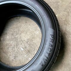 PRACTIVA 215/55R17 94V中古タイヤ4本セットの画像