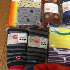 95.100 主に西松屋　冬　肌着、スパッツ、レギンス 、タイツ　GAP上着の画像