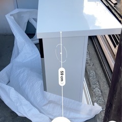 カウンターテーブル2個の画像