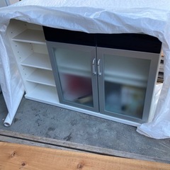 カウンターテーブル2個の画像