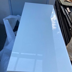 カウンターテーブル2個の画像