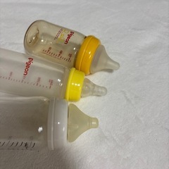 除菌　哺乳瓶消毒ケース　哺乳瓶3つの画像