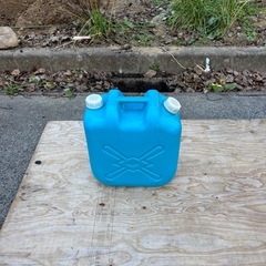 灯油ポリタンクの画像