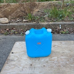 灯油ポリタンクの画像