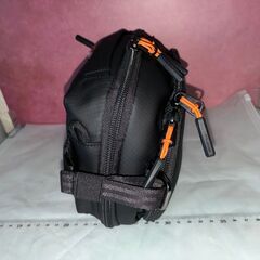 【新品】ガジェットポーチの画像